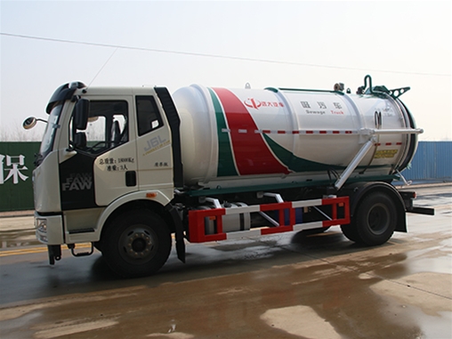 4方吸污车