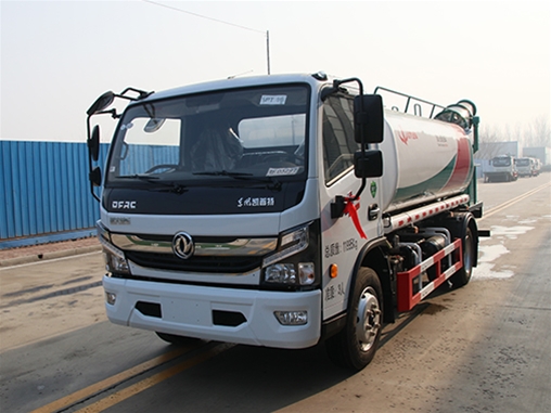 绿化喷洒车